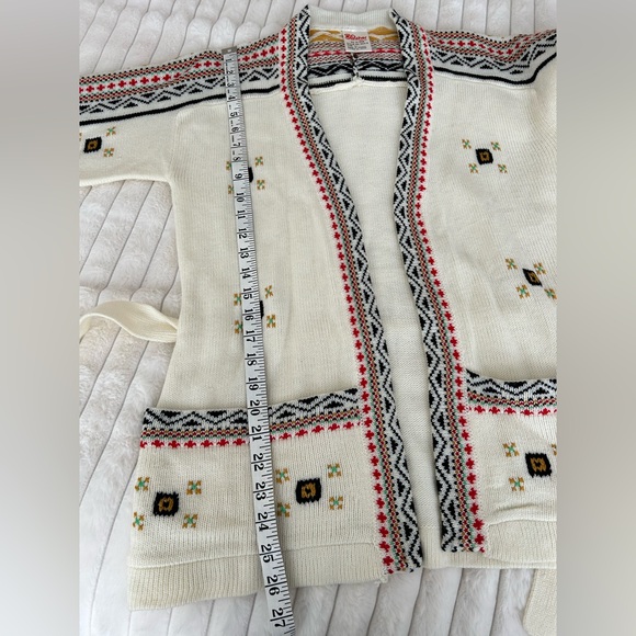 VINTAGE 70s Belted Cardigan - Picture 9 of 9